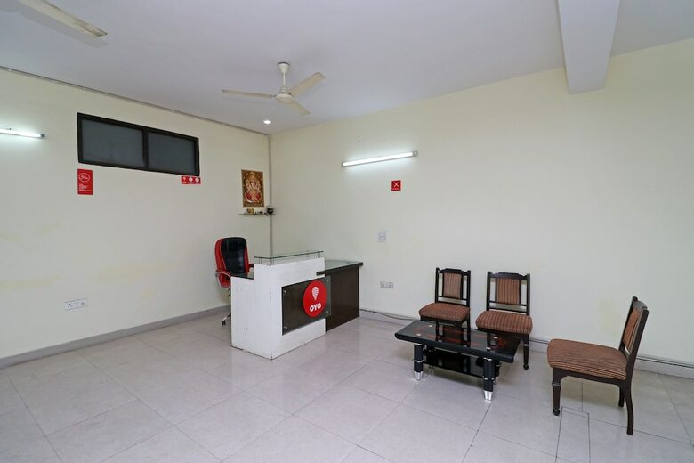 Hotel Oyo 10665 Sector 20