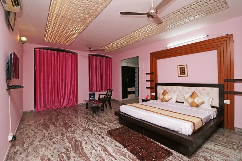 Hotel Oyo 10665 Sector 20