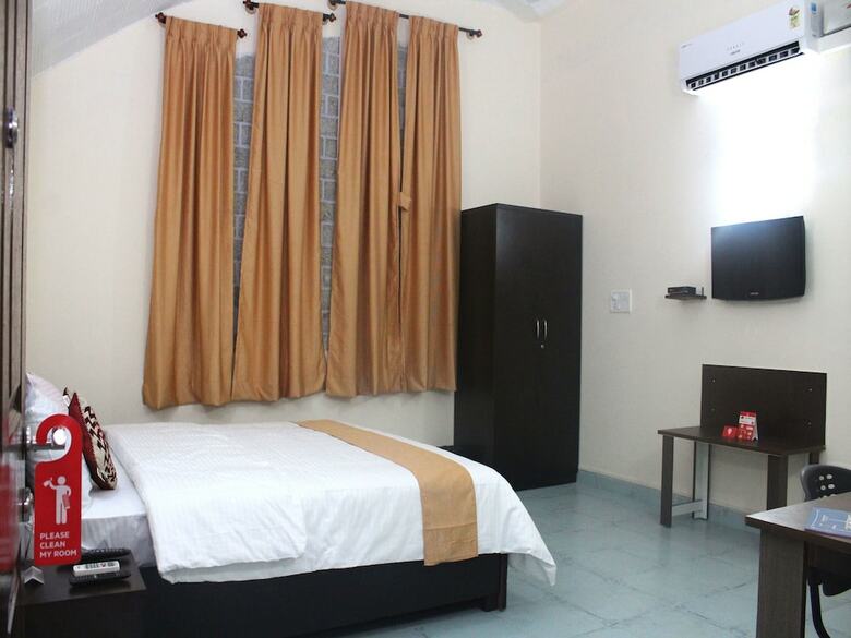 Hotel Oyo 4641 The Sangh Gunny