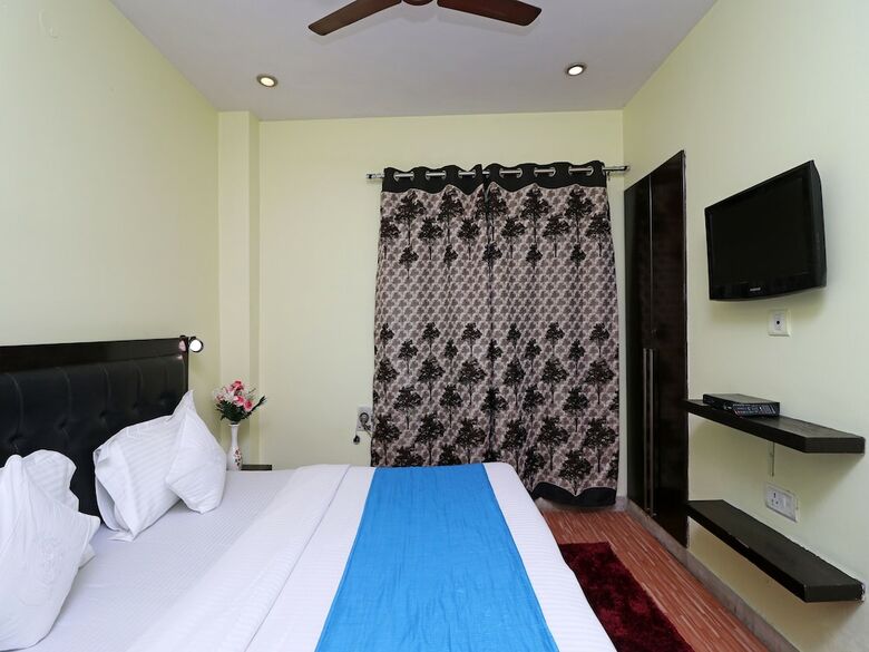 Hotel Oyo 10666 Sector 15