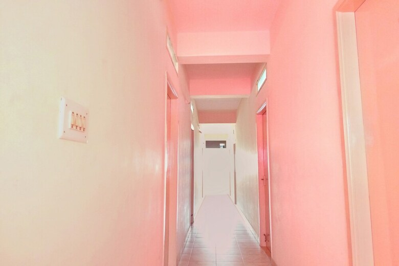 Hotel Oyo 10476 Near Forum Mall