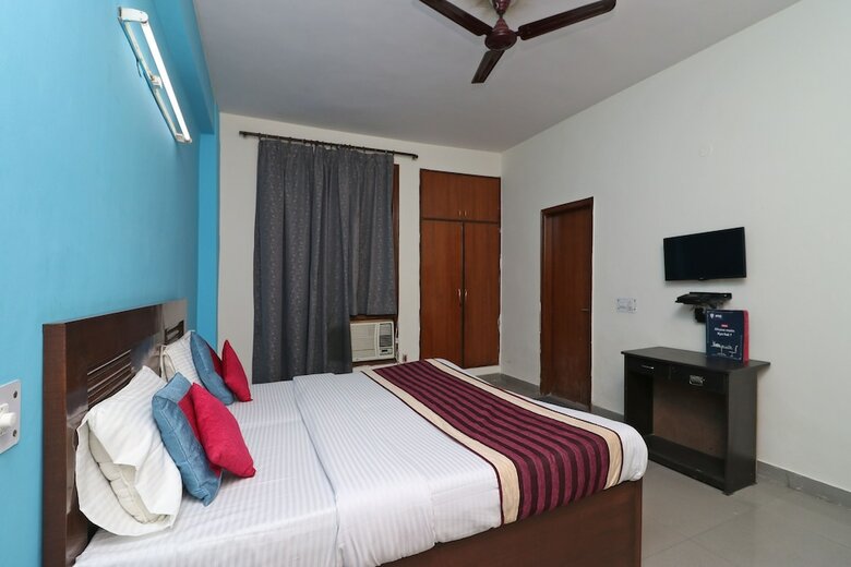 Oyo 10662 Hotel Akash Palace