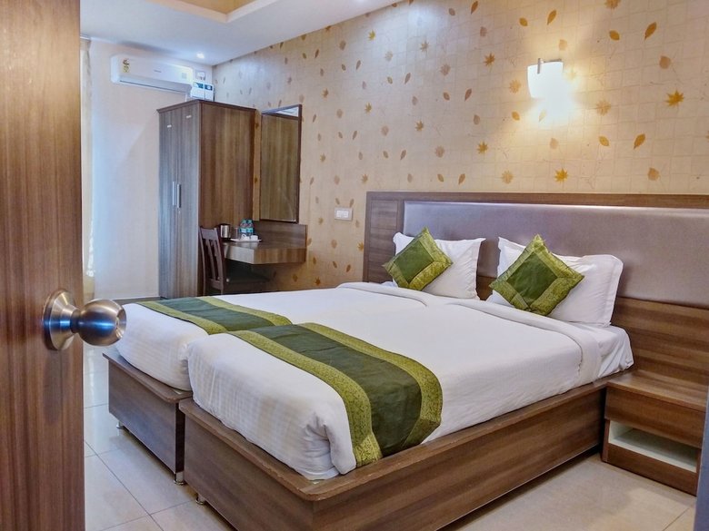 Oyo 10533 Hotel Victory Grand