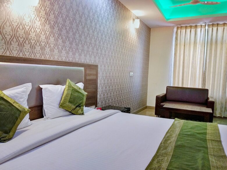 Oyo 10533 Hotel Victory Grand