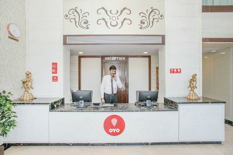 Oyo 6593 West Fort Hotel