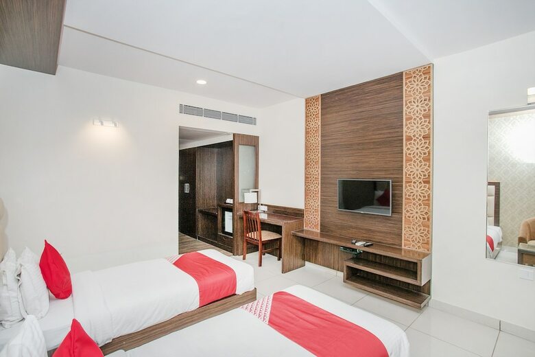 Oyo 6593 West Fort Hotel