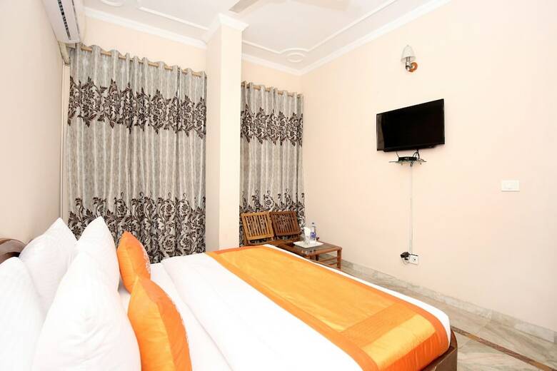 Oyo 11377 Hotel Kings Residency