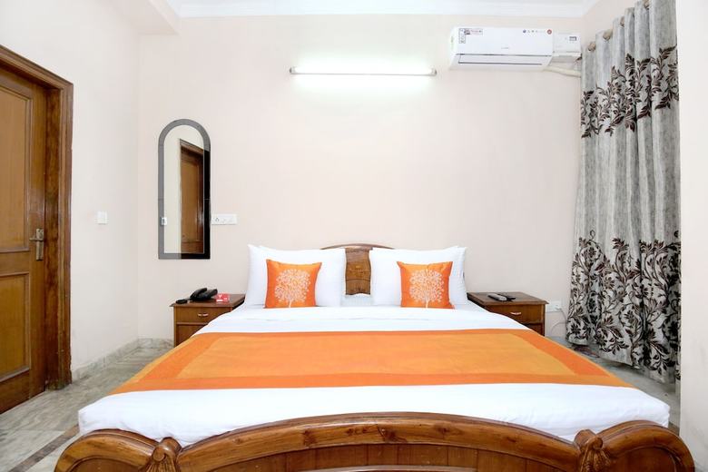 Oyo 11377 Hotel Kings Residency