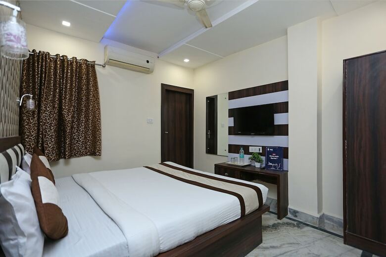 Oyo 11540 Hotel Royal Inn