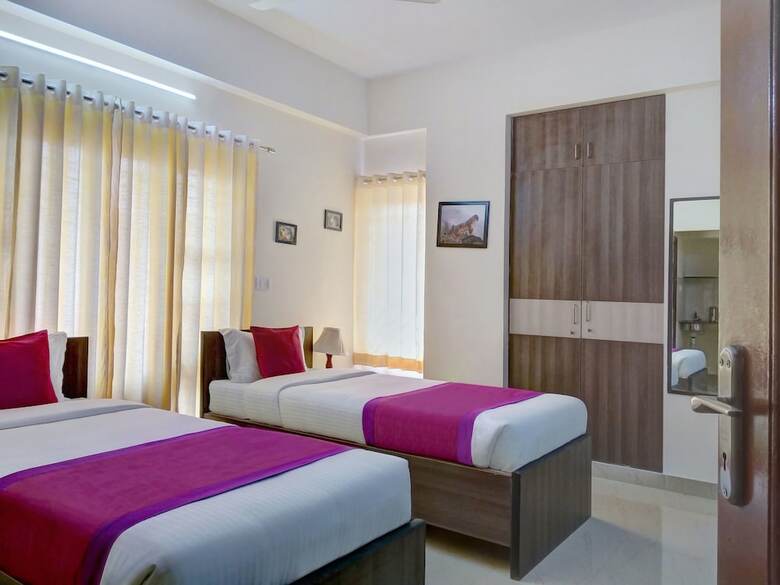 Hotel Oyo 11092 Shiv Enclave