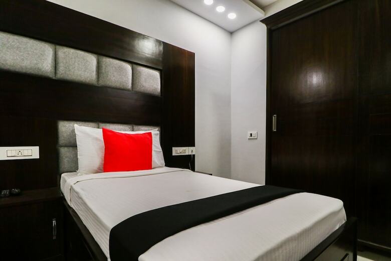 Oyo 10540 Hotel Jd Residency