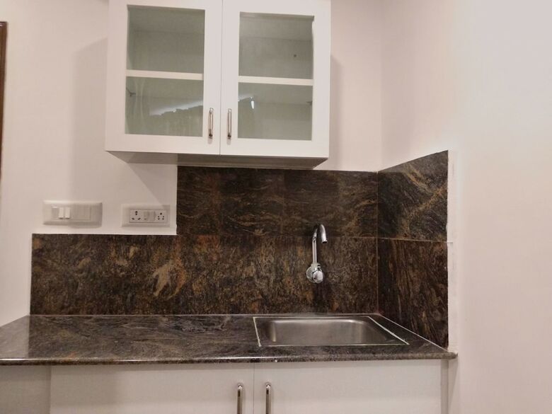 Hotel Oyo 10530 Near Forum Mall