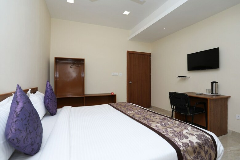Oyo 10176 Hotel Bluebell