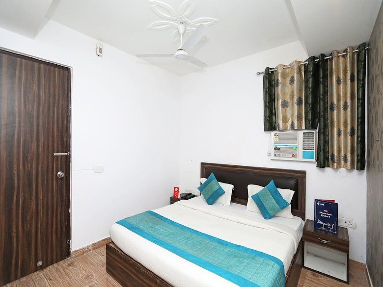 Oyo 10795 Hotel Rs Residency