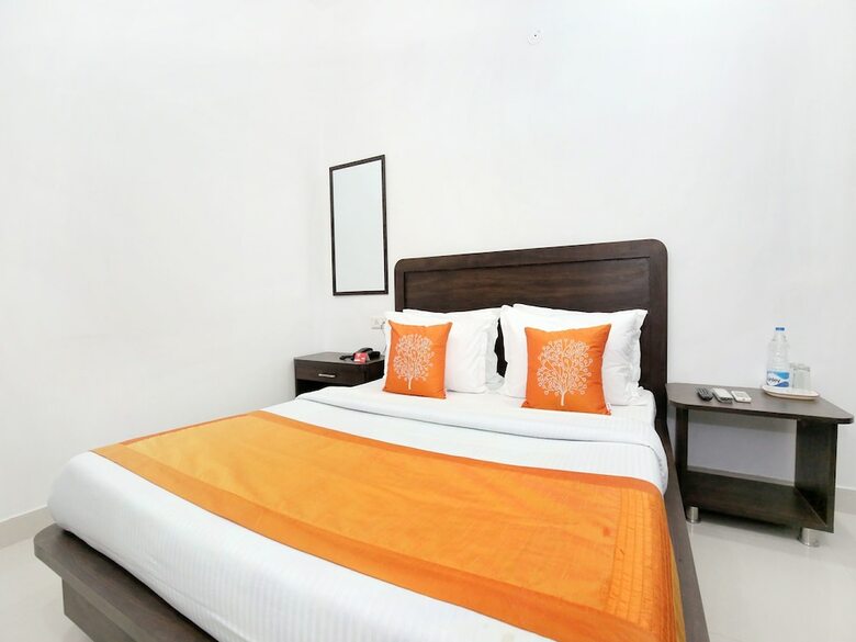 Hotel Oyo 11421 Regal Residency