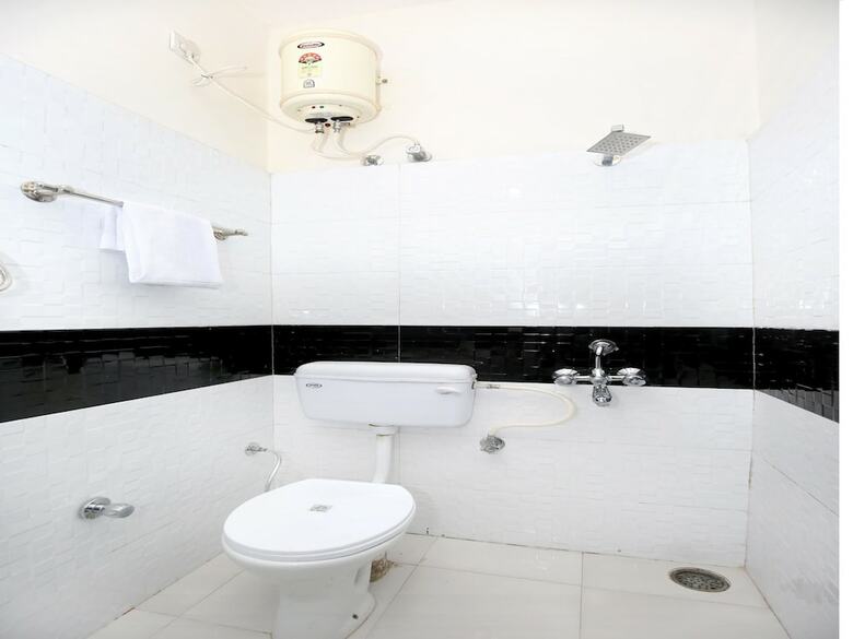 Hotel Oyo 11421 Regal Residency