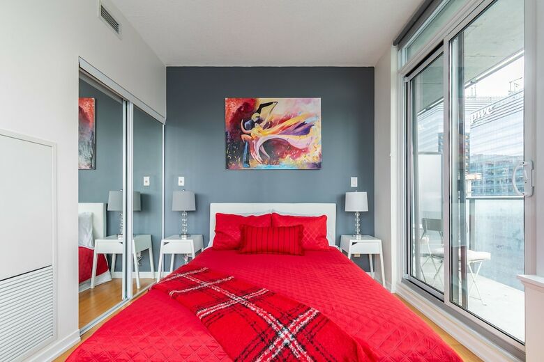 Apartamentos Simply Comfort. Maple Leaf Square