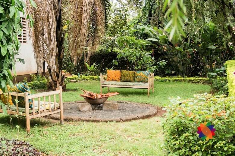 Bed & Breakfast Worlds Collide Africa House