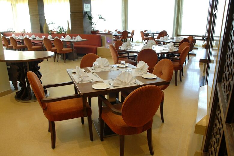 Hotel Cambay Grand