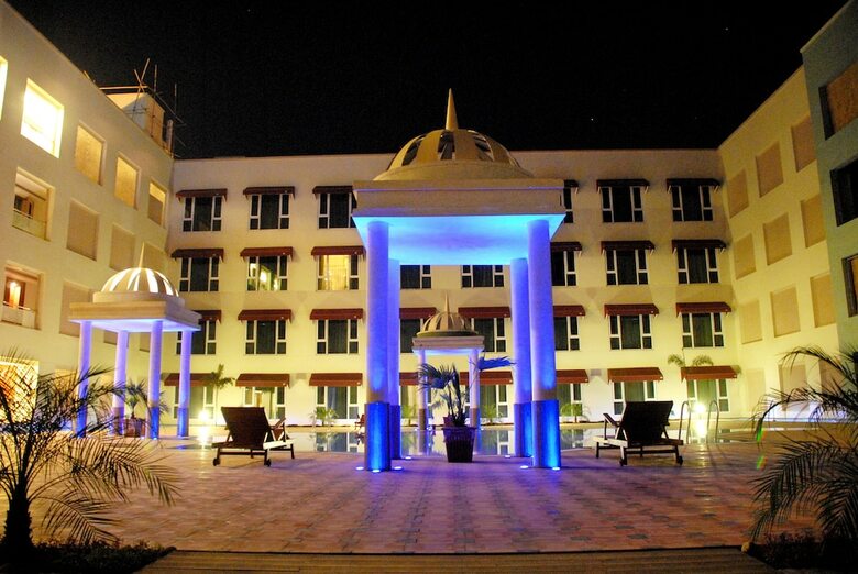Hotel Cambay Grand