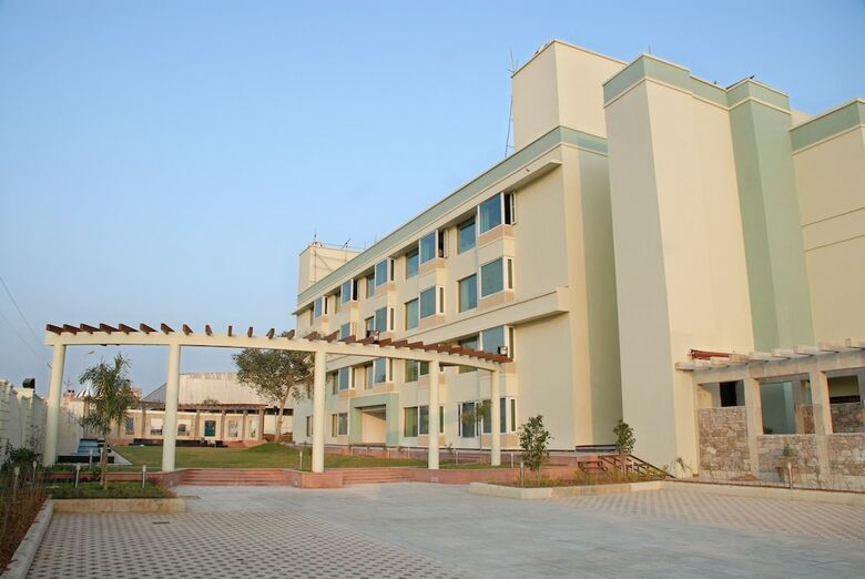 Hotel Cambay Grand