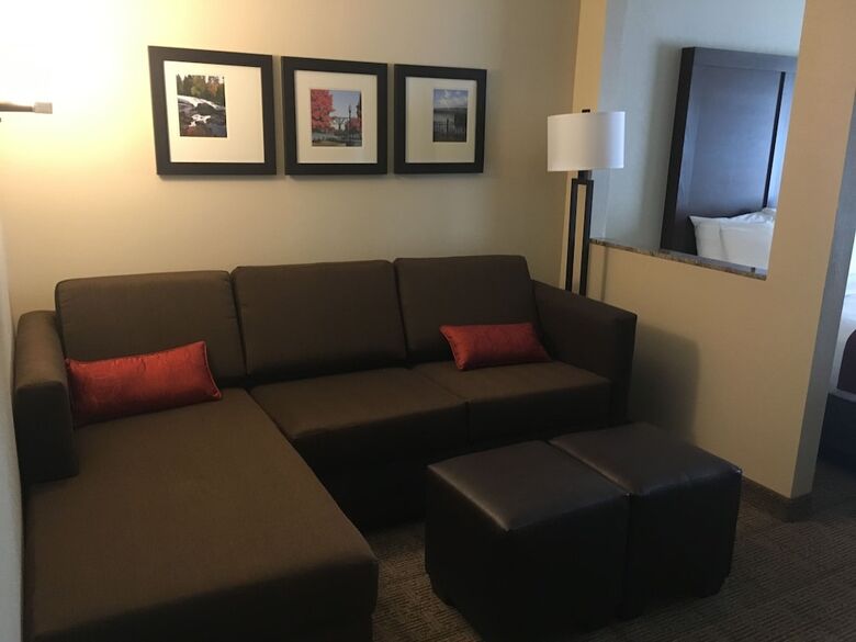 Hotel Comfort Suites Fishkill Near Interstate 84