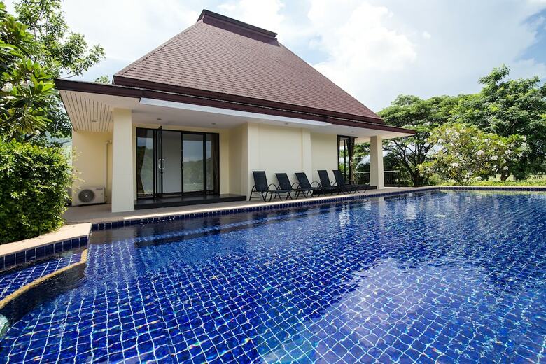 Bali Style Villa On Palm Hills Ph 202