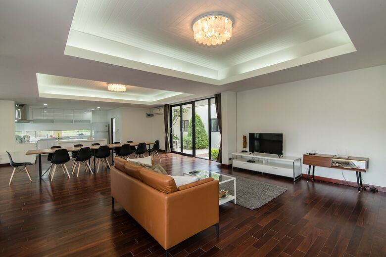 Bali Style Villa On Palm Hills Ph 202