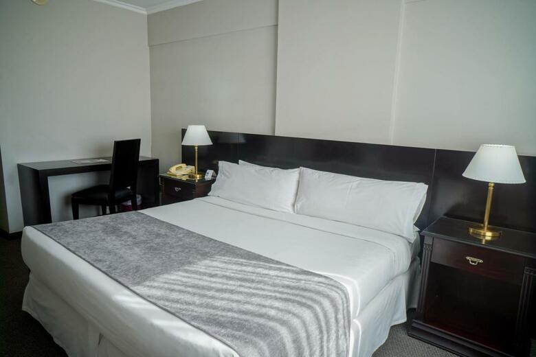 Hotel Plaza Real Suites