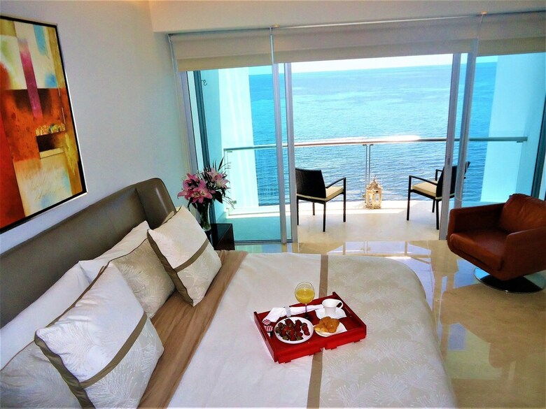 Aparthotel Tu Mirada Al Mar Beachfront Tower & Spa (3 Bedroom Condos)
