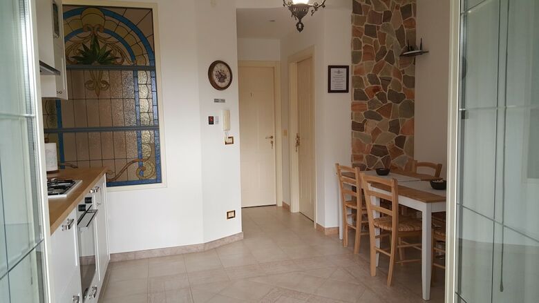 B&B Euthalia