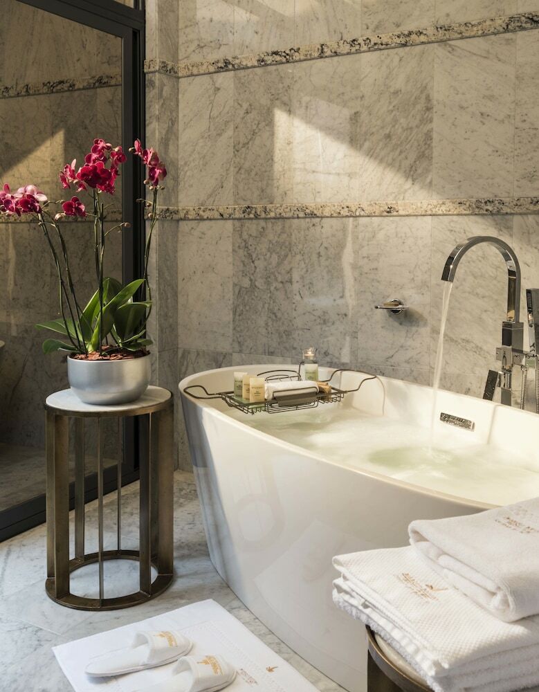 Hotel Marquis Sky Suites