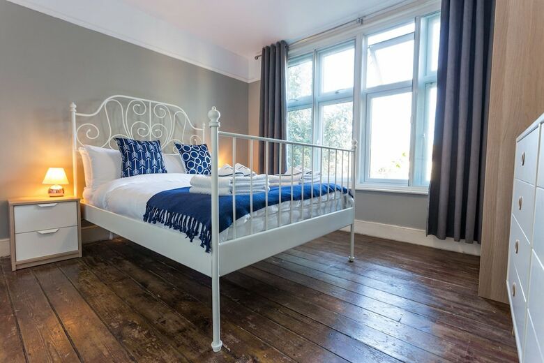 The River Cam Place - Enchanting 6bdr Home Next To River Cam