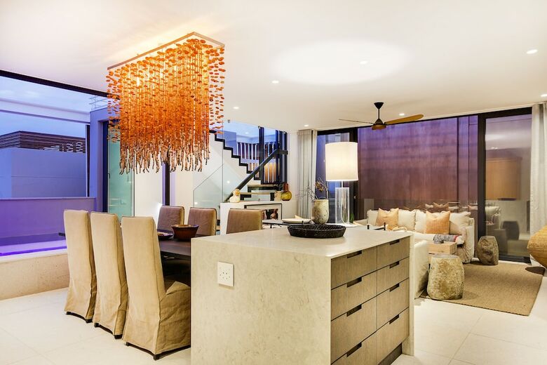 53 On Napier - Three Bedroom Apartment, Sleeps 6