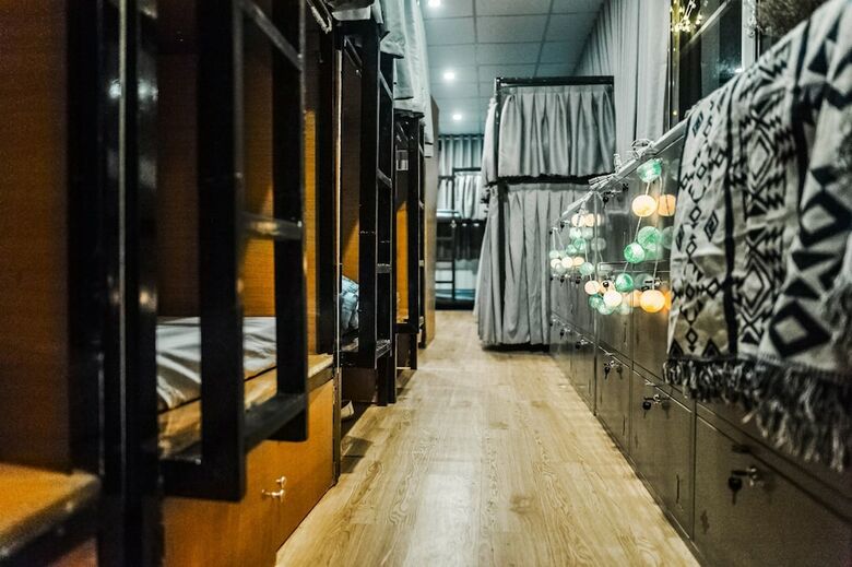 Hostal 199x.nest