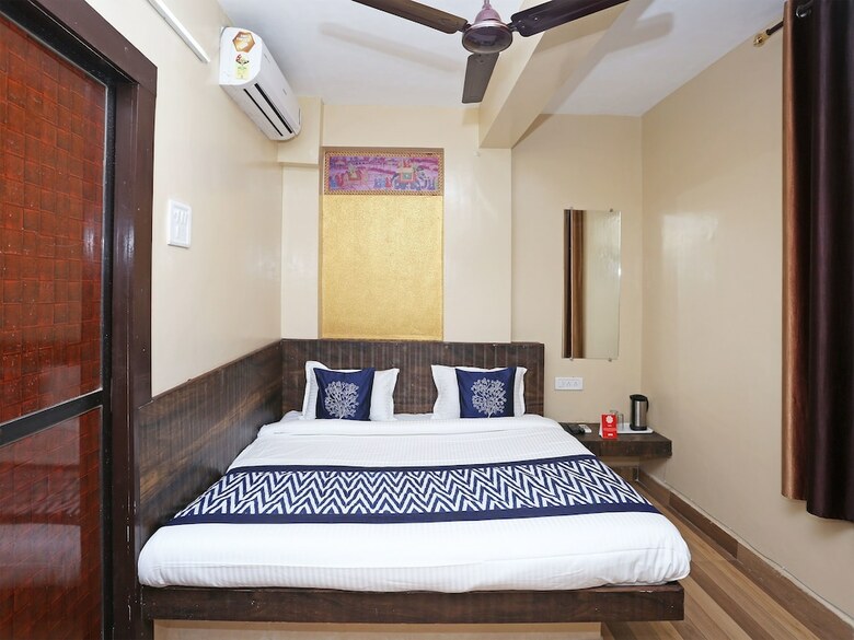 Oyo 10137 Hotel Vaishnavi