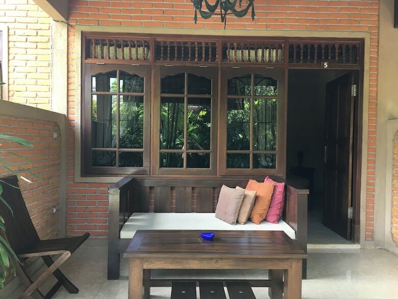 Cafe Wayan & Cottages