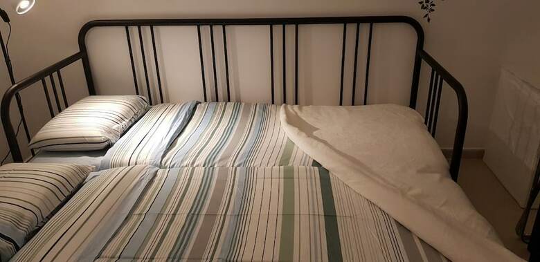 Hotel Private Bed And Bathroom In Netanya