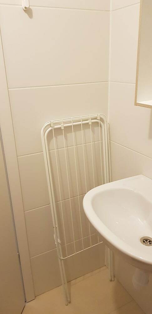 Hotel Private Bed And Bathroom In Netanya
