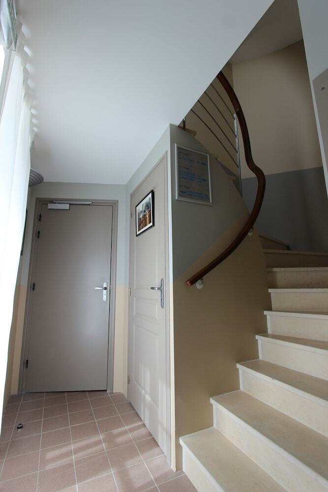 Residence Hoteliere Sarah Bernard