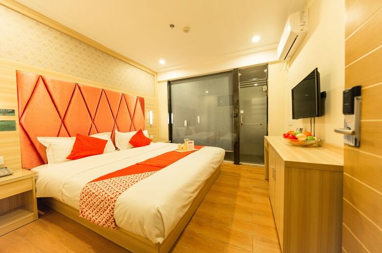 Oyo 8011 Hotel