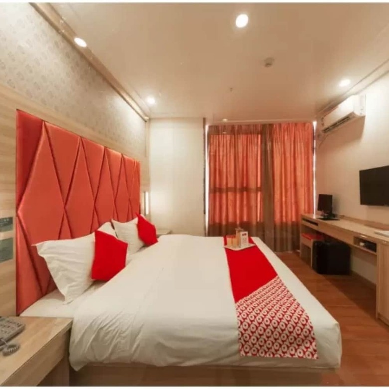 Oyo 8011 Hotel