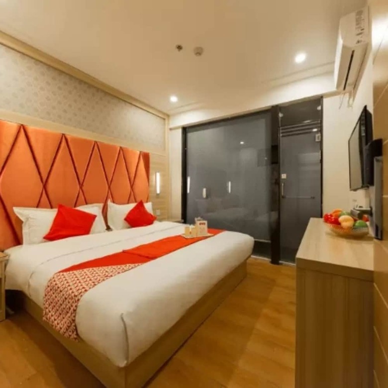 Oyo 8011 Hotel