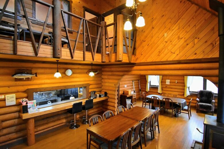 Canadian Log Cottage Takitaro