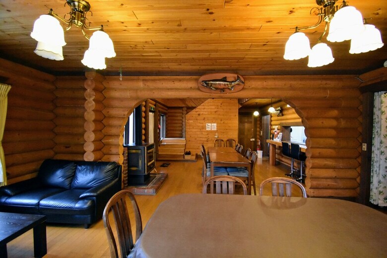 Canadian Log Cottage Takitaro