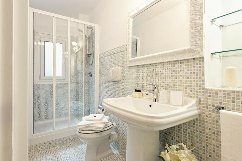 Hotel Canova Rooms In Spanish Steps