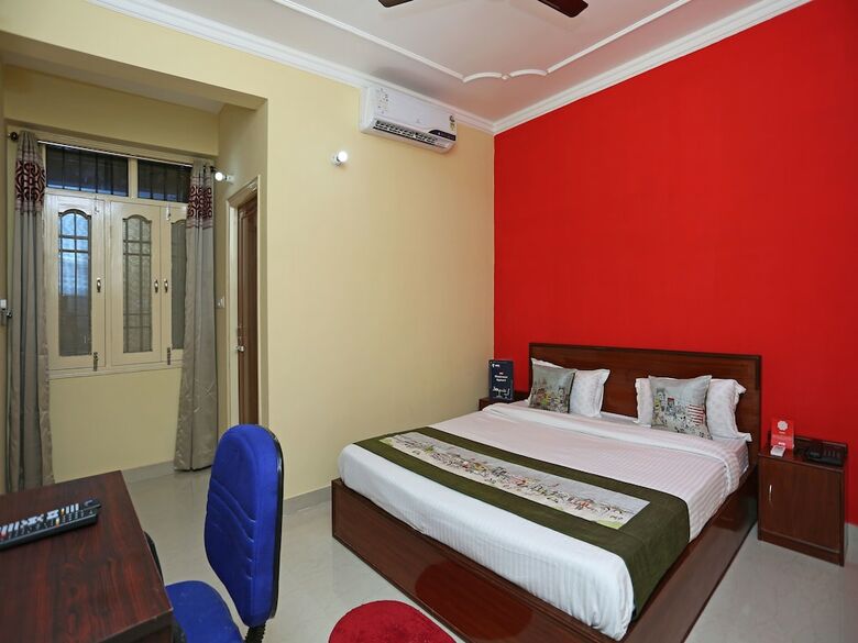 Hotel Oyo 10456 A R Residency