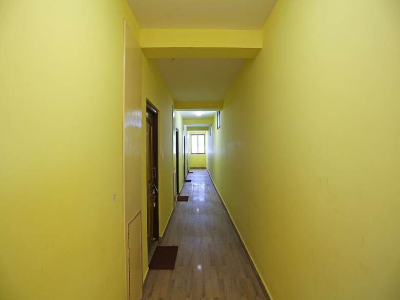 Hotel Oyo 9958 Laxmi Resort