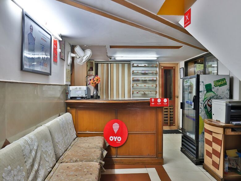 Oyo 9751 Hotel Vrundavan Residency
