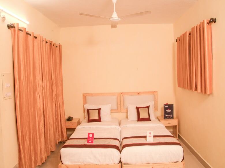 Hotel Oyo 8485 Near Rk Beach